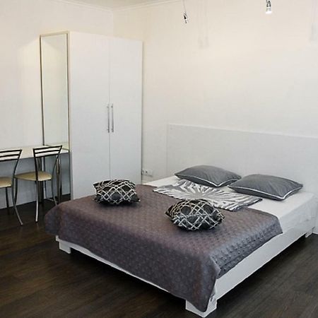 Great Studio Near The Pechersk Kiev Buitenkant foto