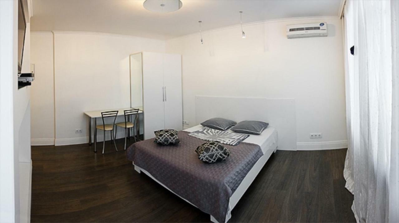Great Studio Near The Pechersk Kiev Buitenkant foto